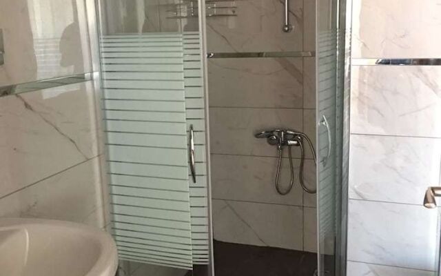 Triton Apart Otel