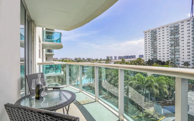 Amazing Condo 3 min to the Beach