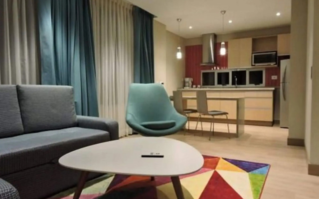 Hotel Plaza Suites