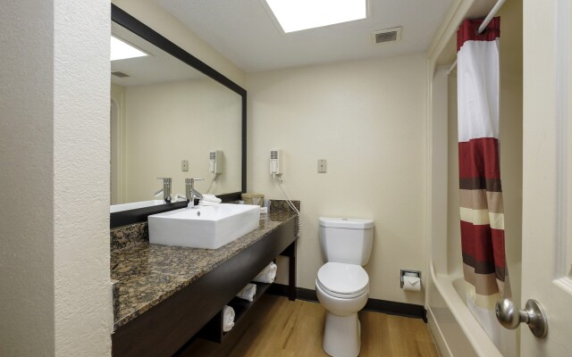 Red Roof Inn PLUS+ & Suites Opelika