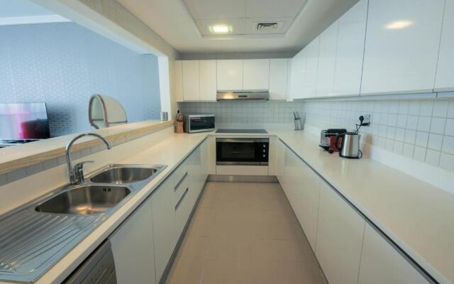 Stunning 5* 4Br-Oceanfront-Apartment