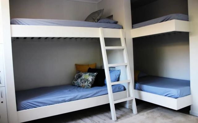 Yeppoon Beachhouse - Hostel