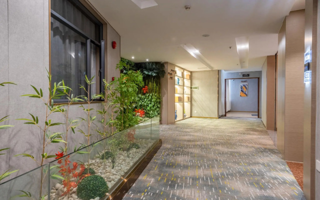 Calvin Hotel