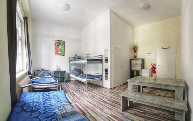 Hostel 199