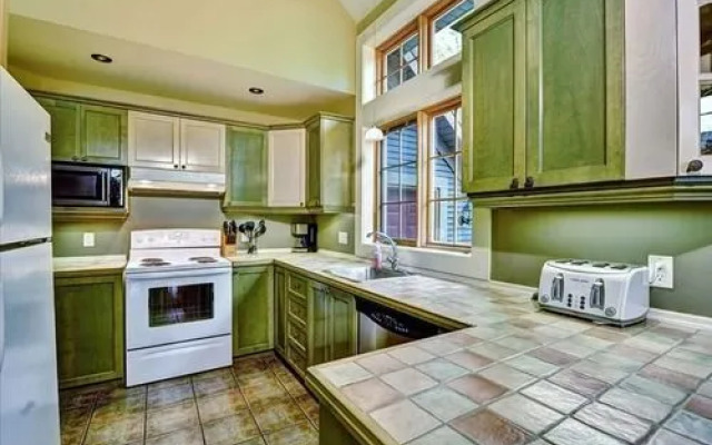 Chalet 9B Chemin Blanc by Les Chalets Alpins