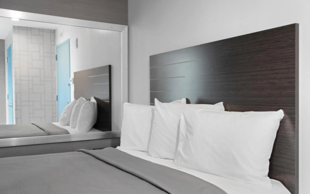 Hotel 365 Bronx