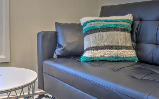 Hosteeva Capitol Hill Condos