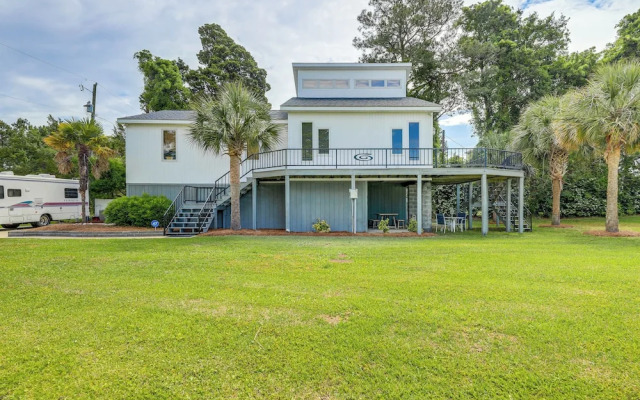 New Bern Home w/ Water View ~ 6 Mi to Downtown!