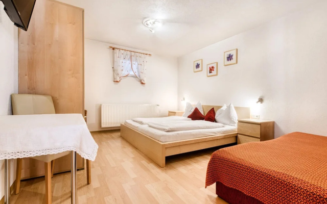 Haus Alvier - 3-zimmer Fewo Rothorn mit Terrasse