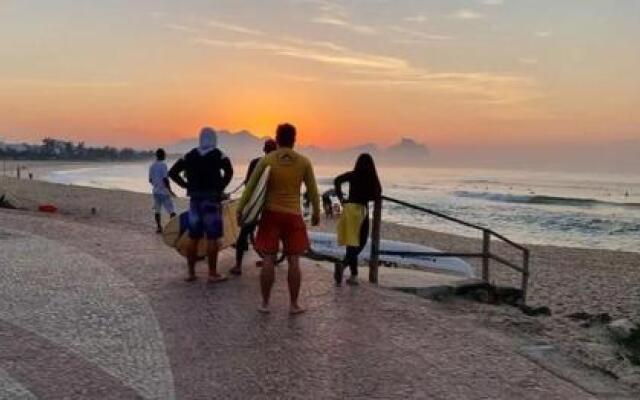 Rio Surf House Hostel e Pousada