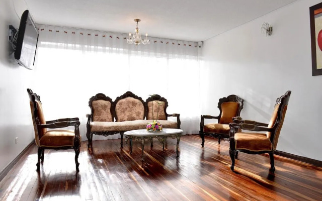 CM House - Hotel Moreno