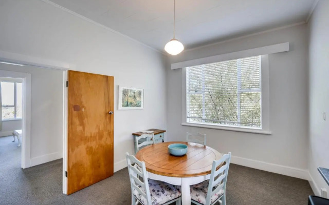 Views on Colenso - Napier Holiday Home