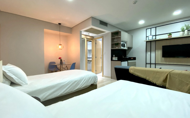 SLR - Essential GRU Airport By Anora Spaces