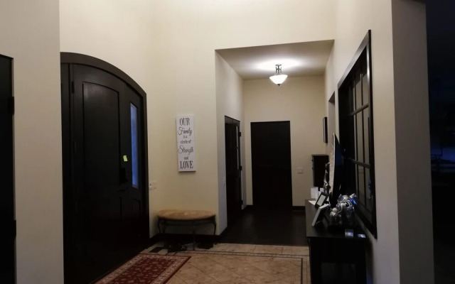 Mission Hill Lake View Villa