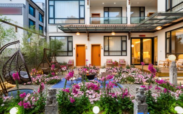 Yueqi Rongshe Hostel