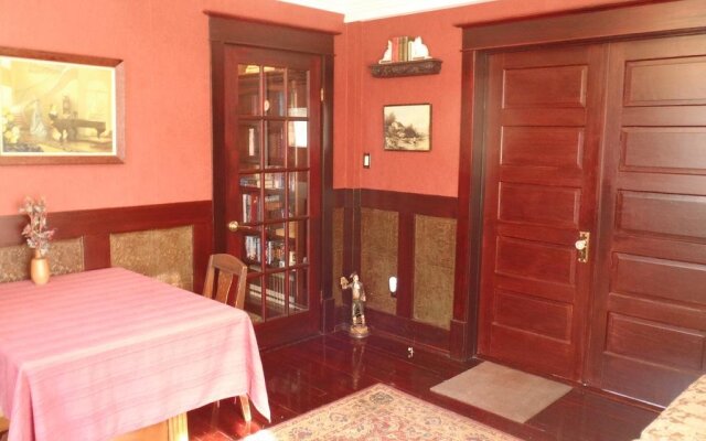 Haselwood Inn B&B