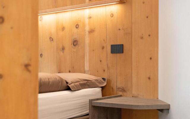 Wood Mountain Planet Suite House