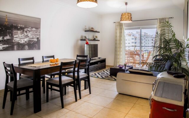 C02 - Luxury 3 Bed With Pool View