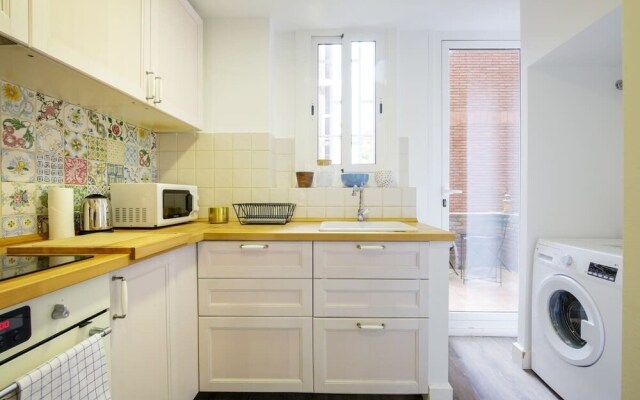 Joyful 2bed Apartment in the Traditional Gracia