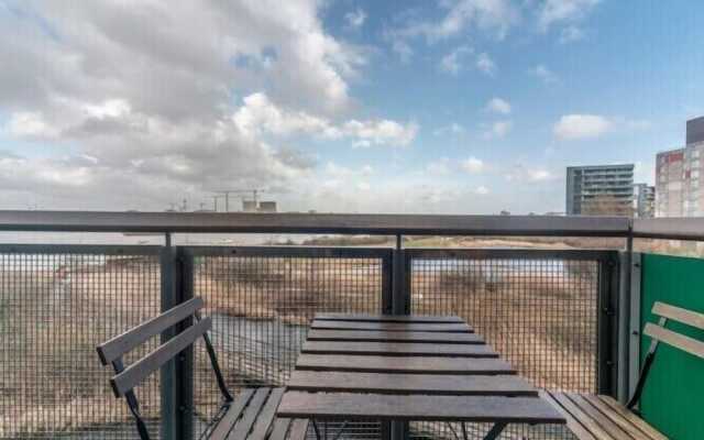 Riverside Stunning Flat In London Close To The O2