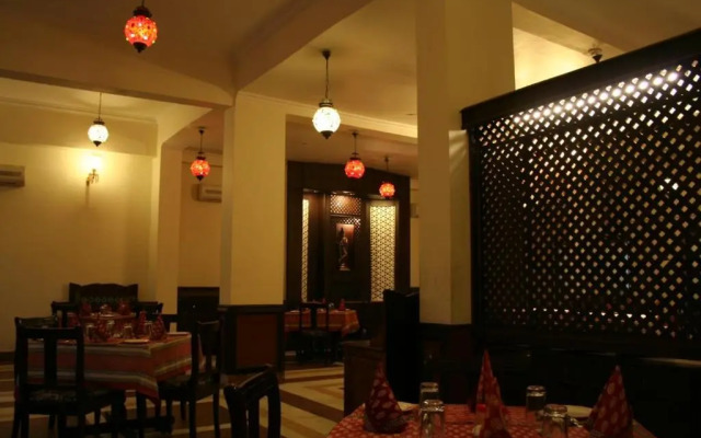 Hotel Pratap Palace