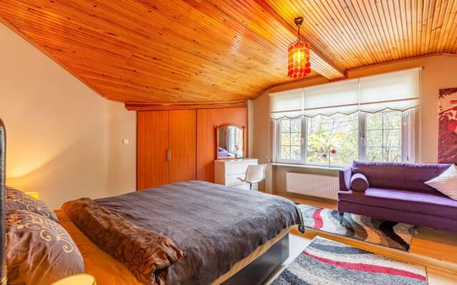 Amazing House With Sea View in Bakirkoy