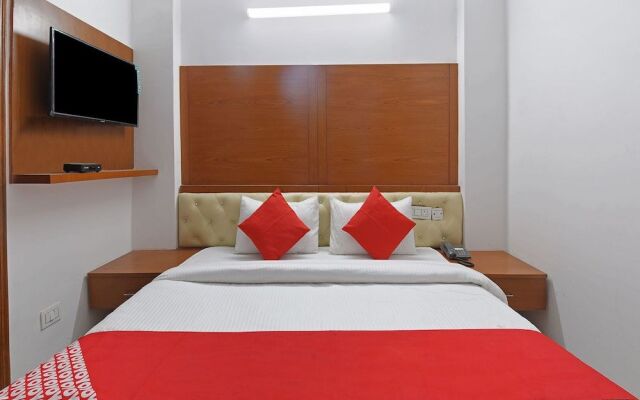 Oyo 19525 Rg Corporate Suites