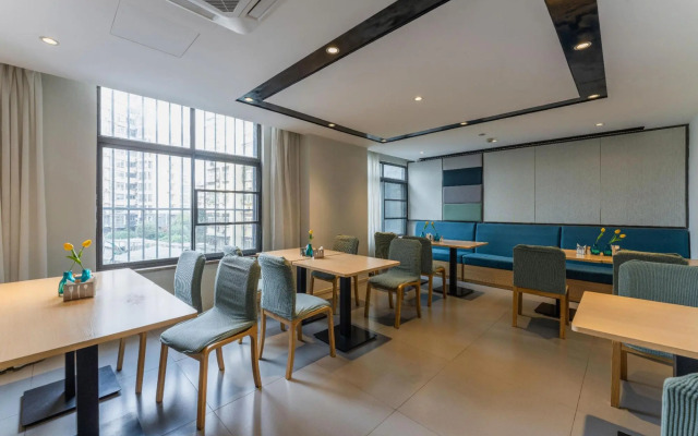 Homeinn Selected Hotel (Xiaogan Hubei Engineering College)