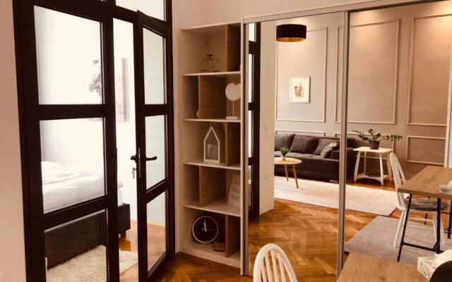 Room 44
