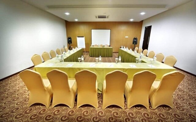 Oak Tree Emerald Hotel & Conventions Semarang