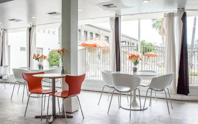 Red Roof Inn Tucson Downtown – University