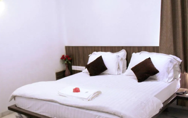 OYO Flagship 312 Near Ashram Road