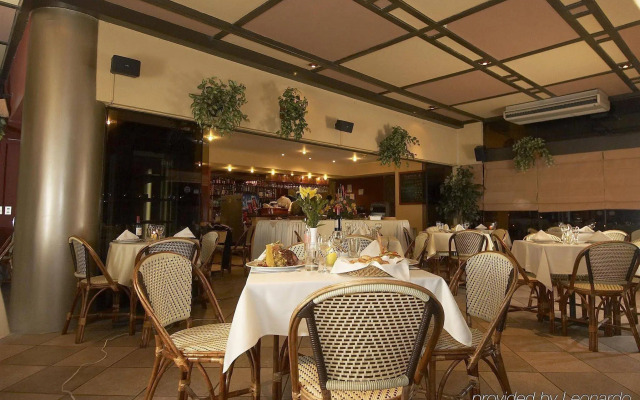 Roosevelt Hotel & Suites