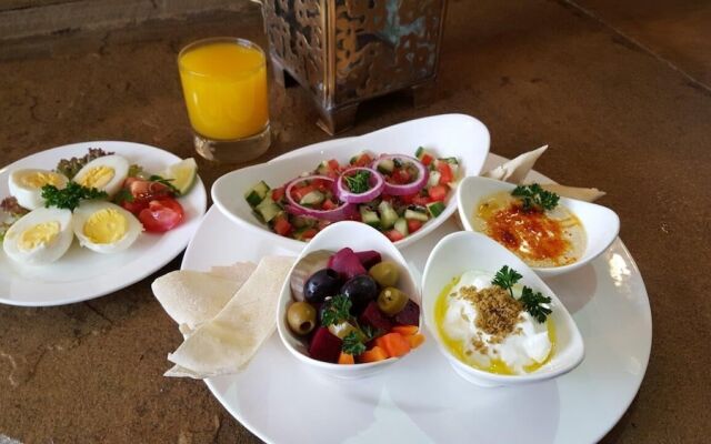 Cerenata Gardens Suites