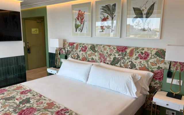 Hotel Ribera de Triana - REOPENING!