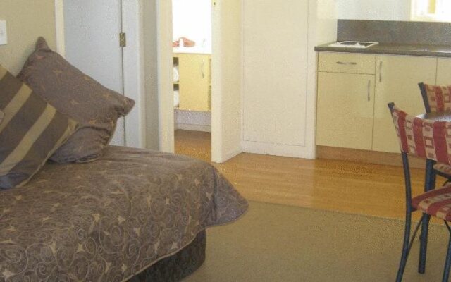 Shortland Court Motel