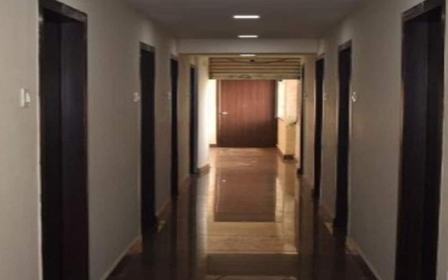 Maxistay Airport Hotel