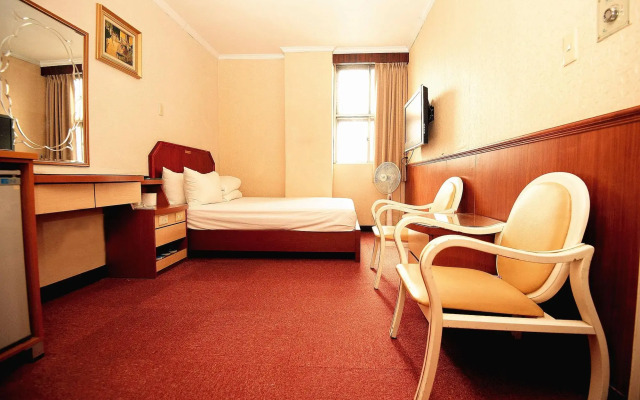 New May Flower Hotel