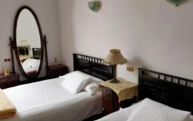 Triomphe Hotel