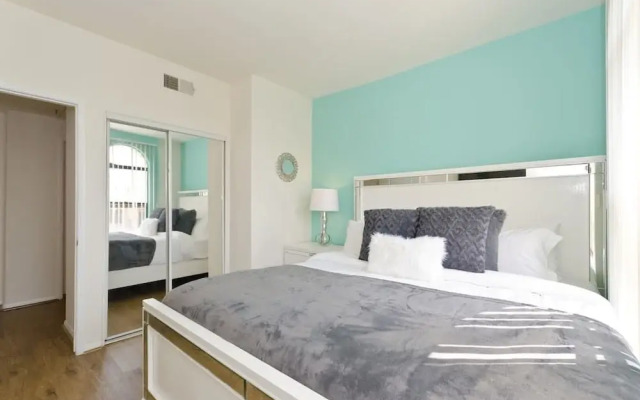 Downtown LA City View Suite