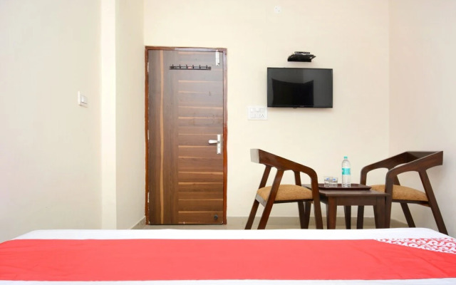 Oyo 22993 Hotel Ozas Grand
