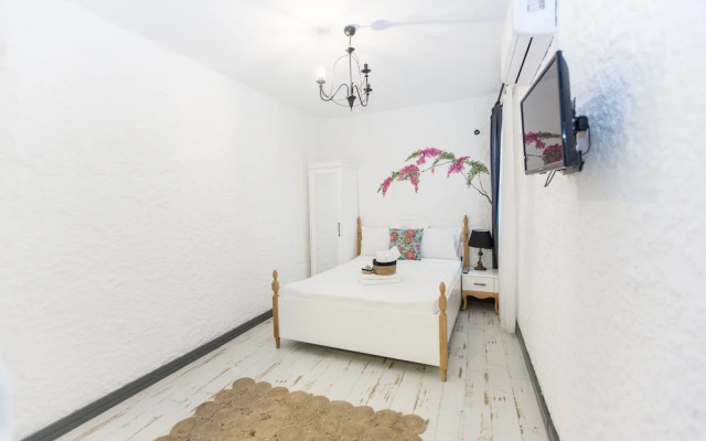 Mastika 1944 Alacati