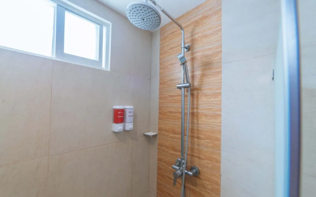 Reddoorz Plus @ Hotel Metro