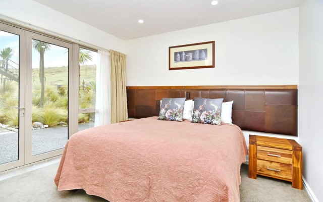 High Country Villa 250 - Christchurch Holiday Homes