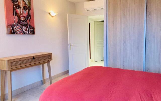 Appartement VAIANA avec piscine en bord de mer