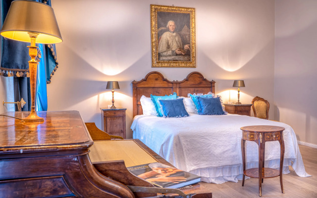 Palazzo Cavagna Sangiuliani Guest House