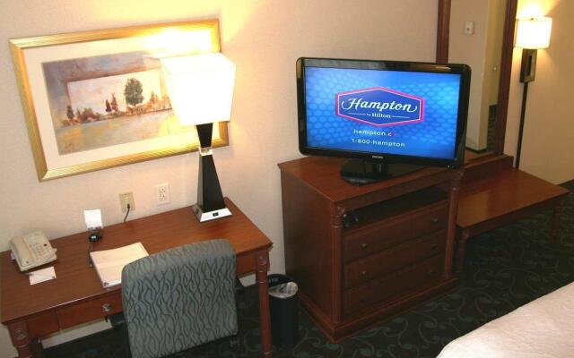 Hampton Inn & Suites by Hilton Toronto Airport