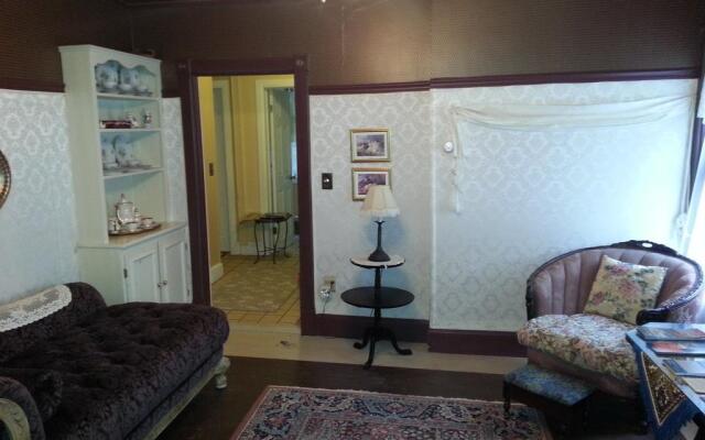 Artful Lodger Inn