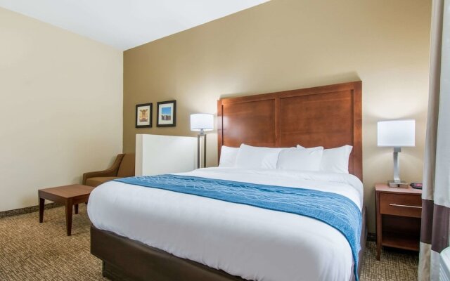 Comfort Inn & Suites Harrisburg-Hershey West
