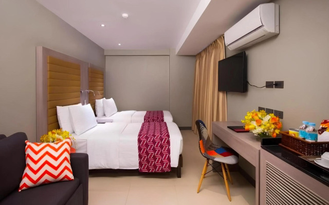 OYO 146 Solace Hotel - Vaccinated Staff